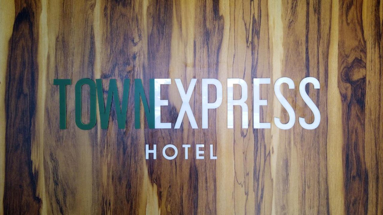 Hotel Town Express Durango Esterno foto